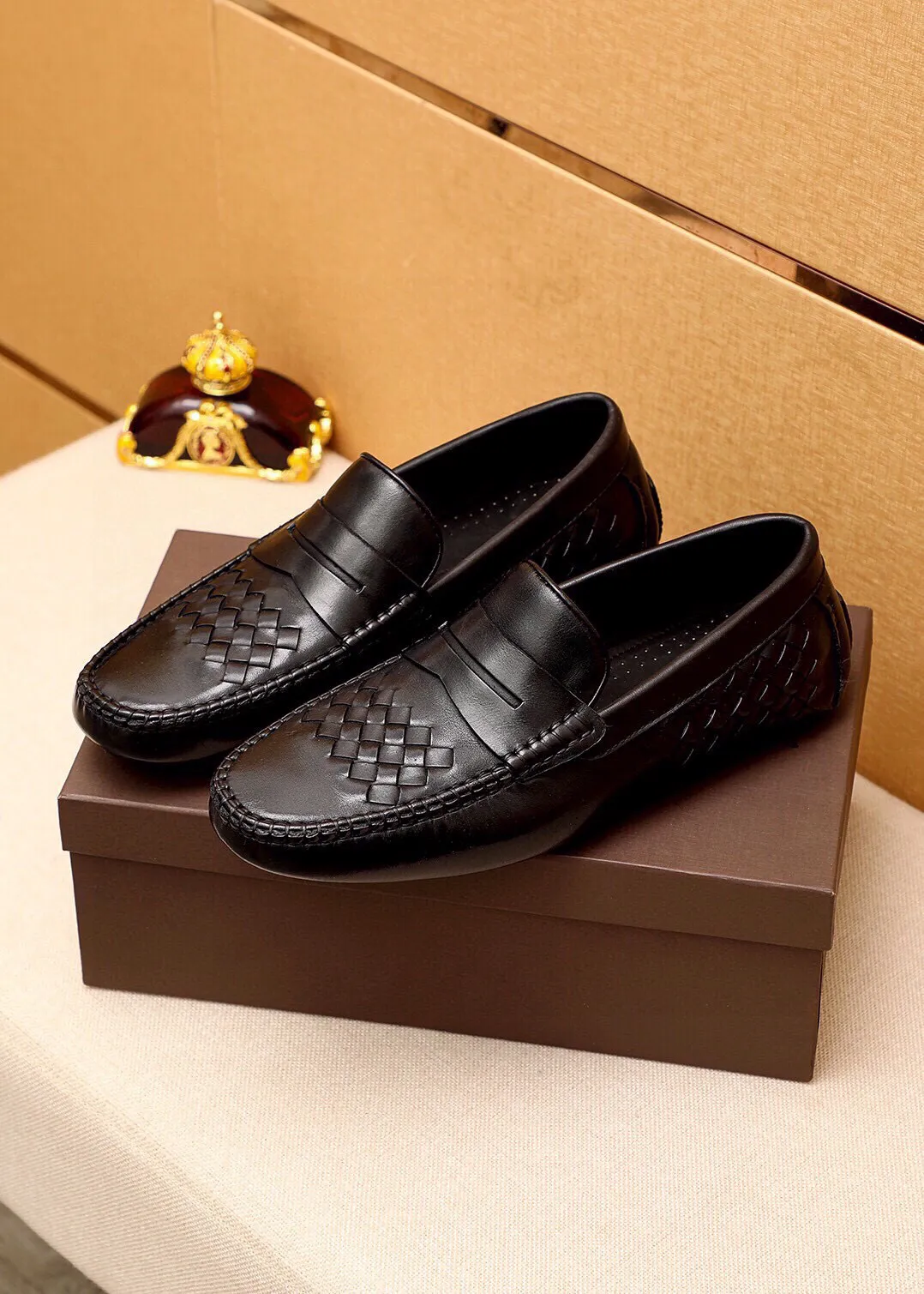 Men's Men's Shoes 💰: 480 💰💐 BV Men's Slip-on Shoes® [BOTTEGA VENETA] Official website counter new model, one-to-one mold opening ⚠Italian calfskin ➕Embossed ➕Cow 🐂 leather lining. Driving slip-ons, available at counters, sizes 38～44 (45🉑️customized)
